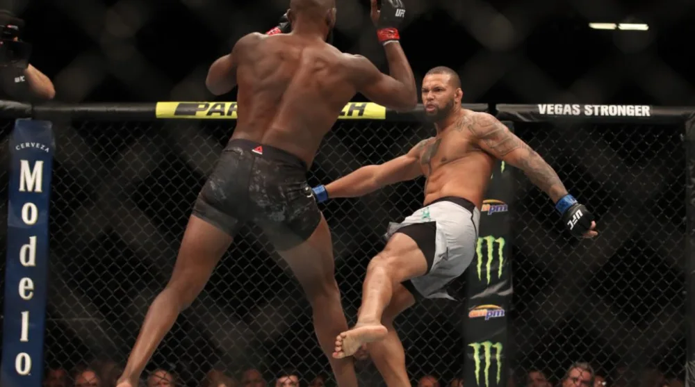 Thiago Santos low calf kick UFC trender MMA Frontkick Online