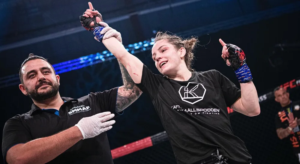 Josefine Thunder Lindgren Knutsson Thunder MMA UAE Warriors 35 Jacinta Austin