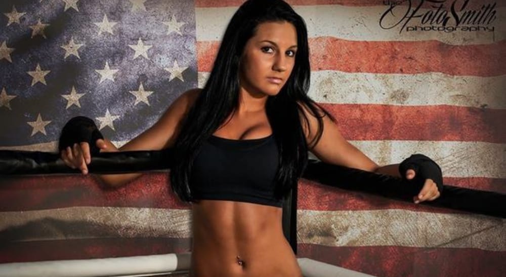 Cheyanne Buys UFC nya fajter MMA Frontkick Online
