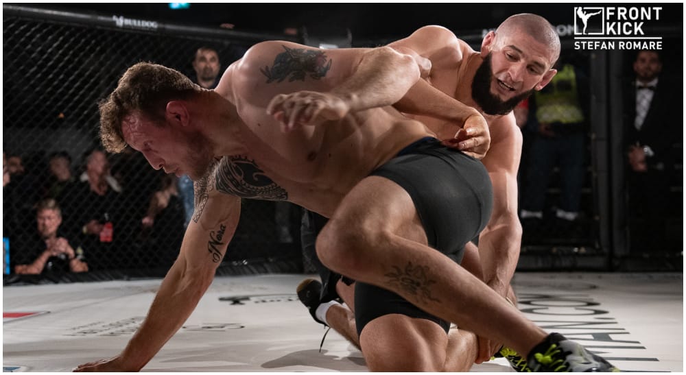 Khamzat Chimaev Bulldog 9 MMA Frontkick