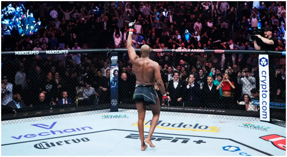 Jon Jones UFC 285 MMA Frontkick online (1)