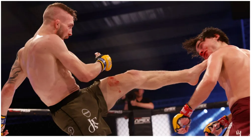 Alexander Lööf Cage Warriors Frontkick.online (1)