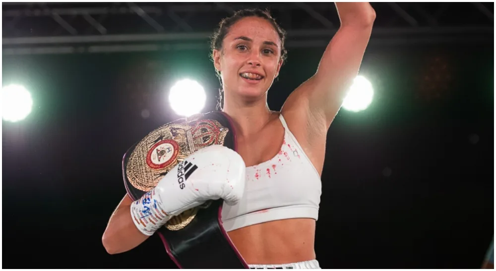 Linn Sandstöm pro boxing Frontkick.online