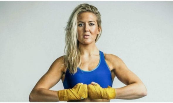 Klara Svensson boxing Frontkick.online