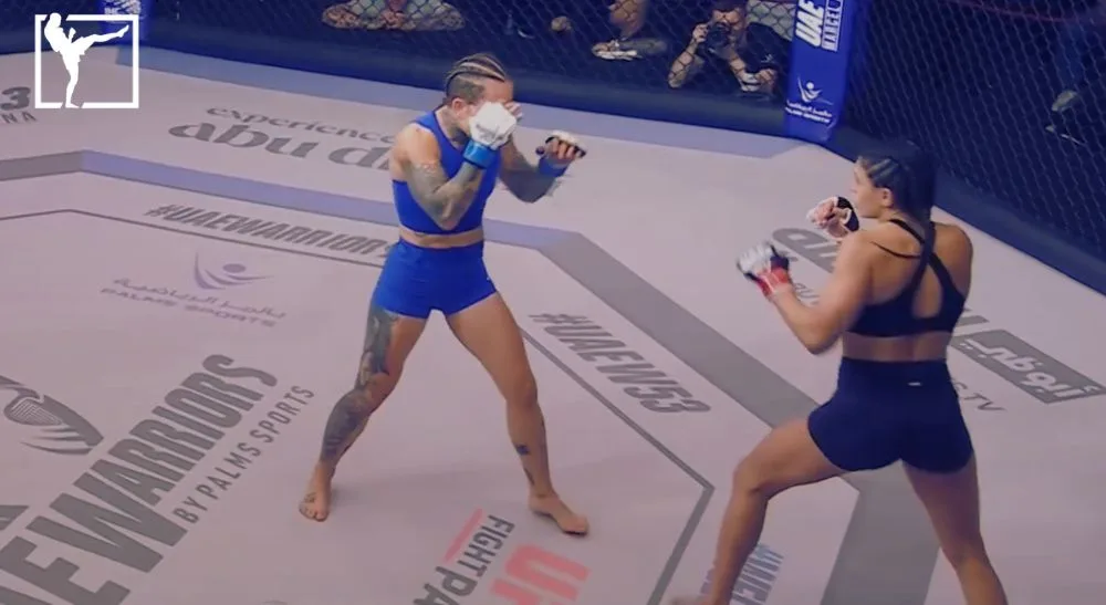 MMA Aitana Alvarez Frontkick