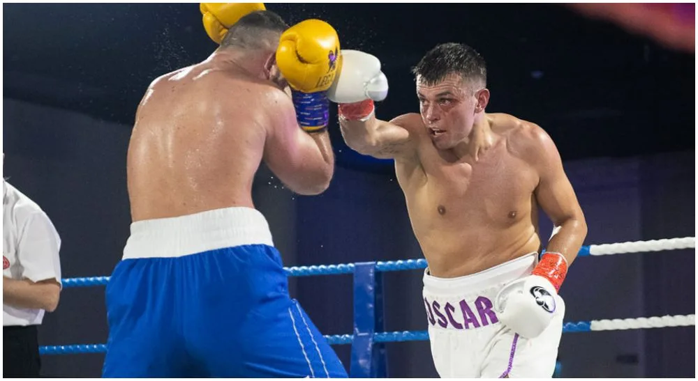 Oscar Ahlin boxning 1 Frontkick