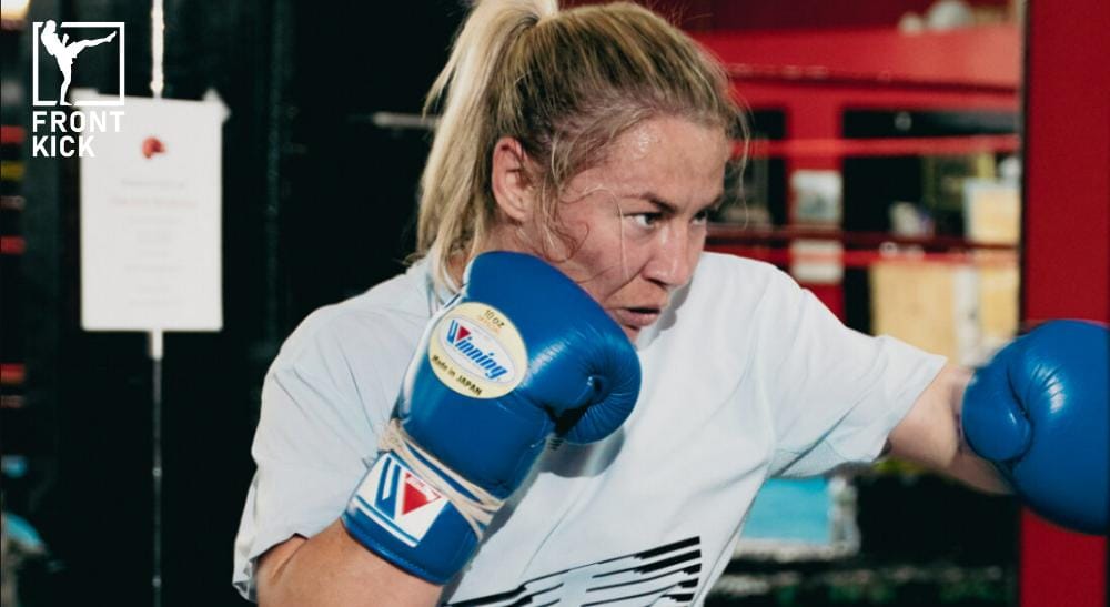 Molly McCann boxning Frontkick.online