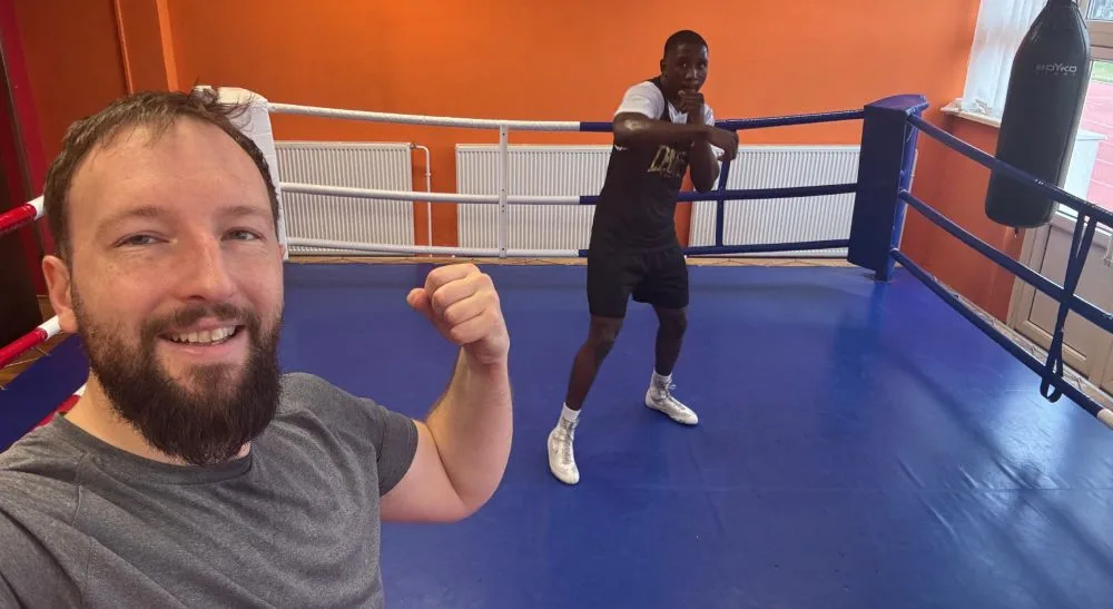 Elwin Belezika 1 boxning EM Frontkick